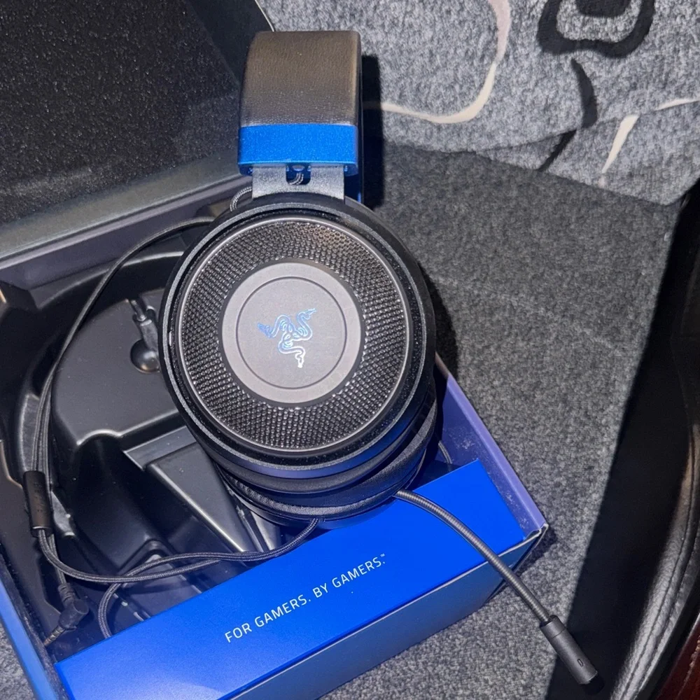 Razer Kraken Console Headset - Black and Blue